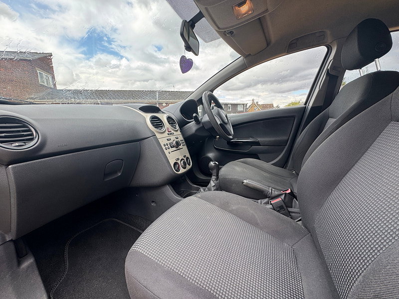 Vauxhall Corsa 1.2i 16v Life Hatchback 5dr Petrol Manual (139 g/km, 79 bhp)