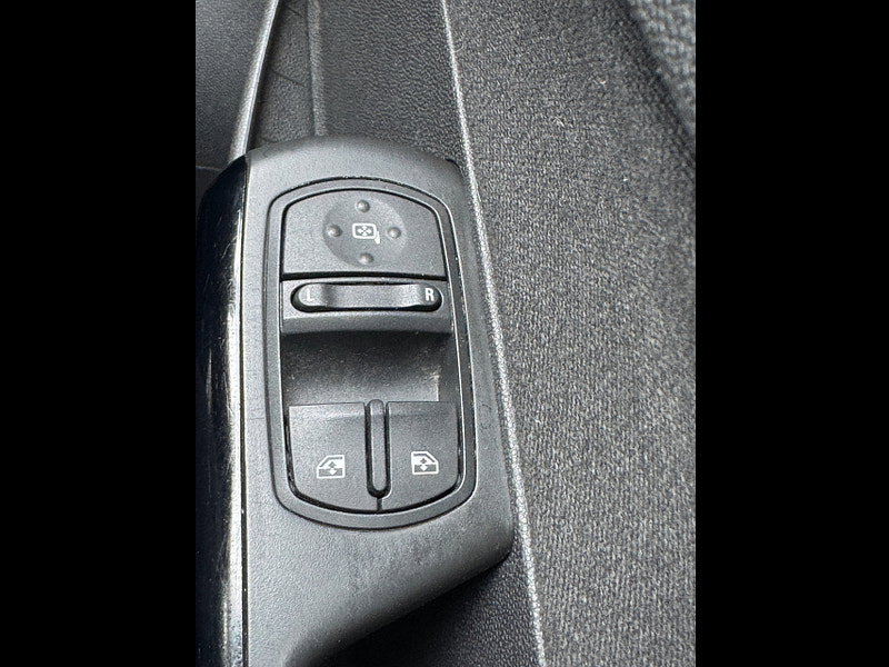 Vauxhall Corsa 1.2i 16v Life Hatchback 5dr Petrol Manual (139 g/km, 79 bhp)