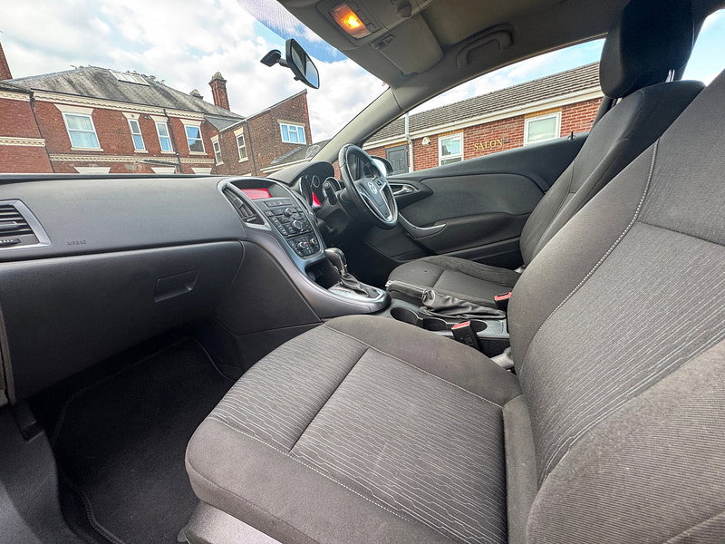 Vauxhall Astra GTC 1.4T Sport Coupe 3dr Petrol Auto Euro 5 (140 ps)