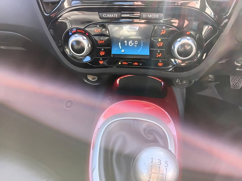 Nissan Juke 1.6 Tekna SUV 5dr Petrol Manual Euro 5 (s/s) (117 ps)