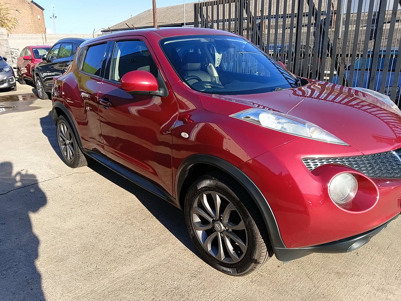 Nissan Juke 1.6 Tekna SUV 5dr Petrol Manual Euro 5 (s/s) (117 ps)