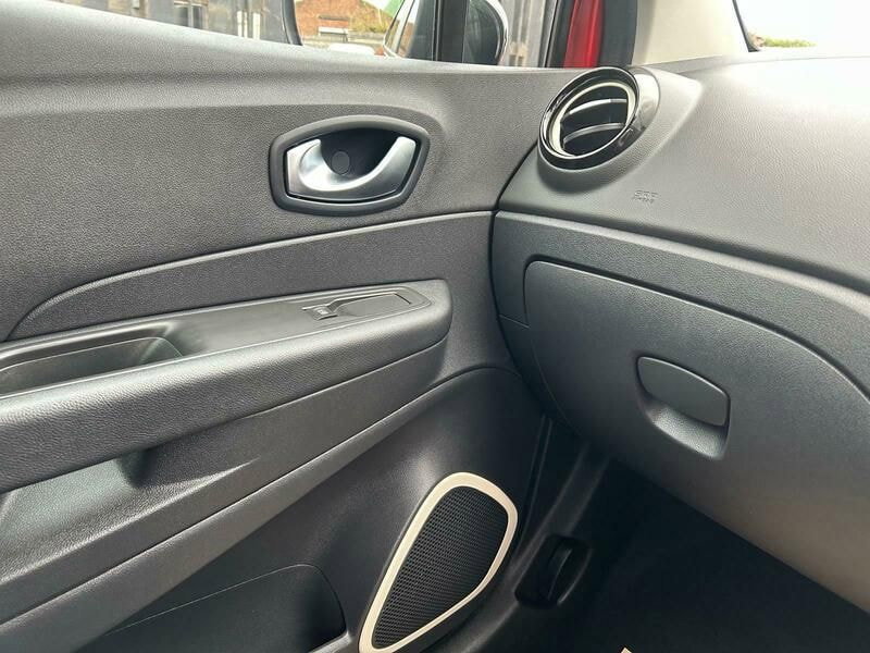 Renault Captur 0.9 TCe ENERGY Play SUV 5dr Petrol Manual Euro 6 (s/s) (90 ps)