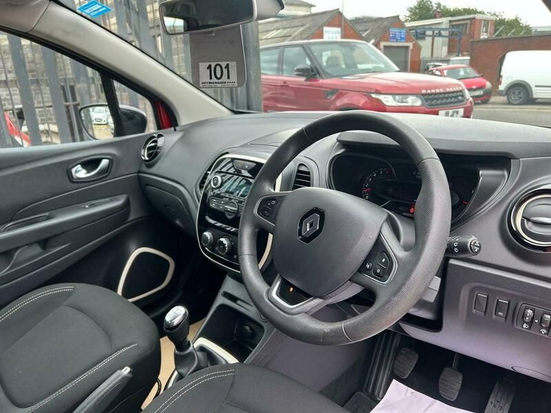 Renault Captur 0.9 TCe ENERGY Play SUV 5dr Petrol Manual Euro 6 (s/s) (90 ps)