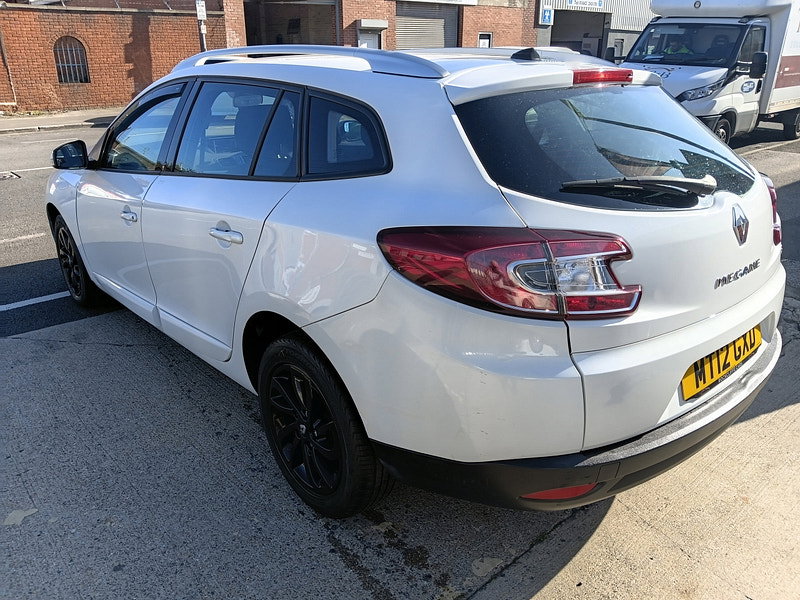 Renault Megane 1.6 dCi Dynamique TomTom Sport Tourer 5dr Diesel Manual Euro 5 (s/s) (130 ps)