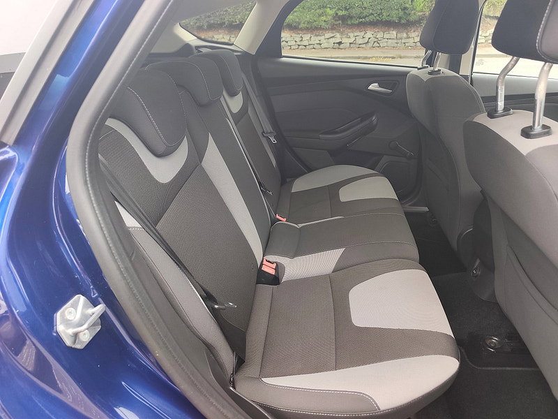 Ford Focus 1.0T EcoBoost Zetec Navigator Hatchback 5dr Petrol Manual Euro 5 (s/s) (125 ps)