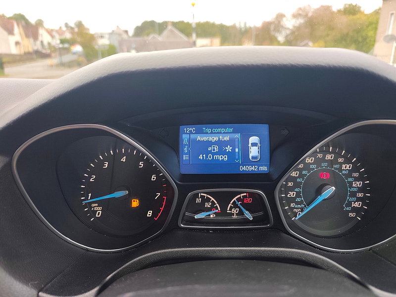 Ford Focus 1.0T EcoBoost Zetec Navigator Hatchback 5dr Petrol Manual Euro 5 (s/s) (125 ps)