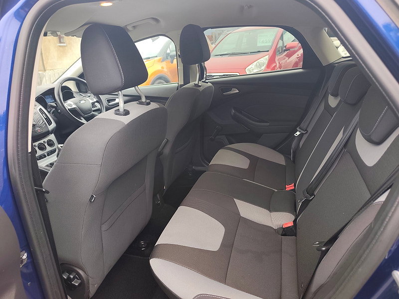 Ford Focus 1.0T EcoBoost Zetec Navigator Hatchback 5dr Petrol Manual Euro 5 (s/s) (125 ps)
