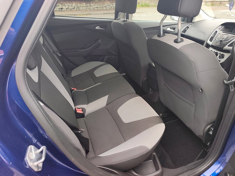 Ford Focus 1.0T EcoBoost Zetec Navigator Hatchback 5dr Petrol Manual Euro 5 (s/s) (125 ps)