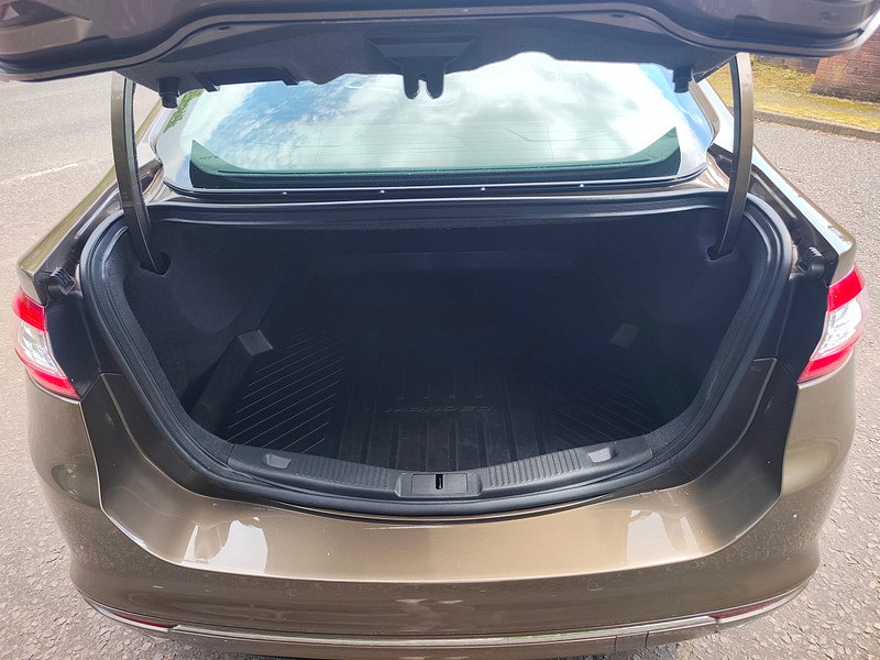 Ford Mondeo 2.0 TDCi Vignale Saloon 4dr Diesel Powershift Euro 6 (s/s) (210 ps)