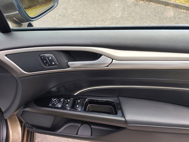 Ford Mondeo 2.0 TDCi Vignale Saloon 4dr Diesel Powershift Euro 6 (s/s) (210 ps)