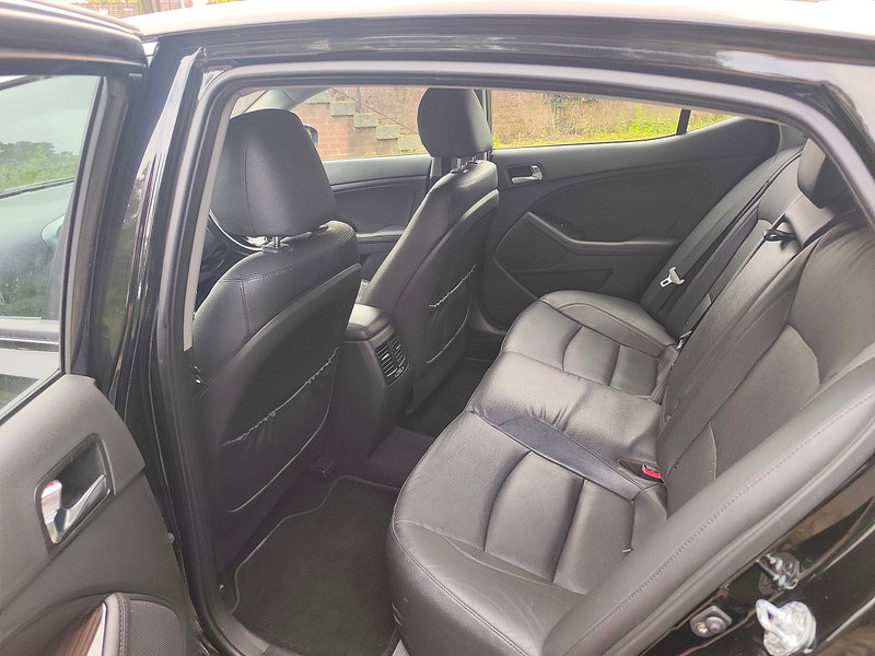 Kia Optima 1.7 CRDi 2 Saloon 4dr Diesel Auto Euro 5 (134 bhp)