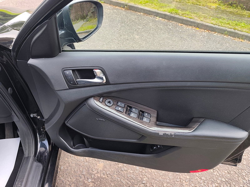 Kia Optima 1.7 CRDi 2 Saloon 4dr Diesel Auto Euro 5 (134 bhp)