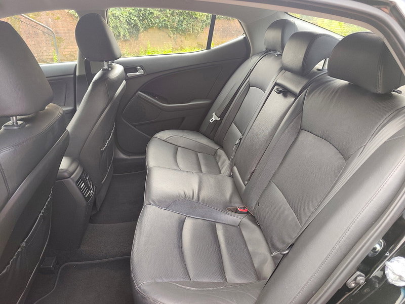 Kia Optima 1.7 CRDi 2 Saloon 4dr Diesel Auto Euro 5 (134 bhp)