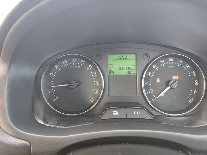 Skoda Fabia 1.6 TDI SE Hatchback 5dr Diesel Manual Euro 5 (75 ps)