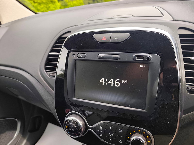 Renault Captur 1.3 TCe ENERGY Iconic SUV 5dr Petrol Manual Euro 6 (s/s) (130 ps)