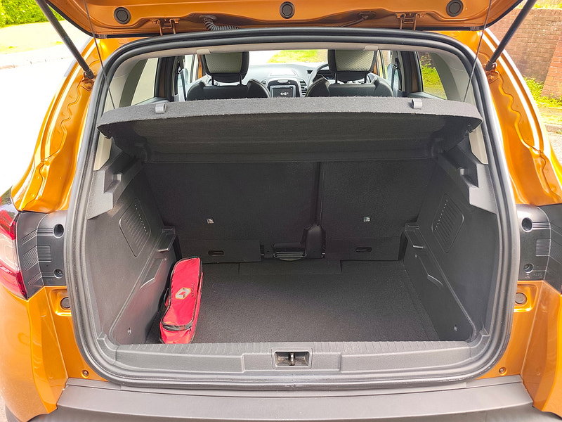 Renault Captur 1.3 TCe ENERGY Iconic SUV 5dr Petrol Manual Euro 6 (s/s) (130 ps)