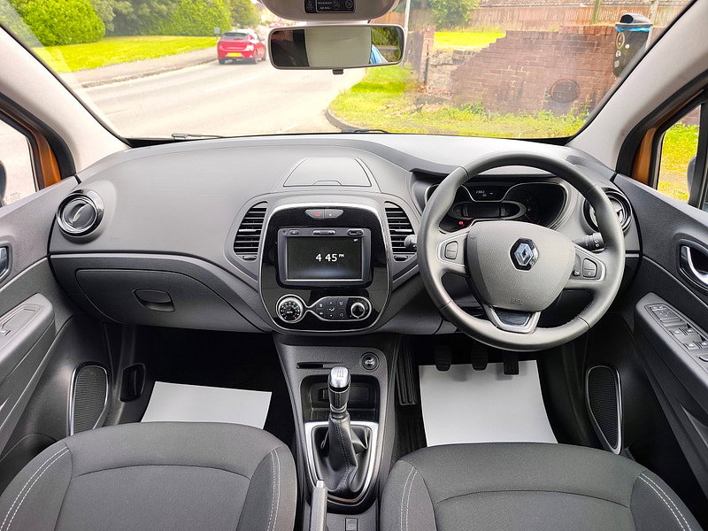 Renault Captur 1.3 TCe ENERGY Iconic SUV 5dr Petrol Manual Euro 6 (s/s) (130 ps)
