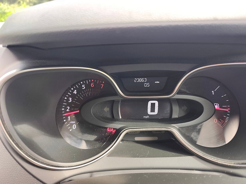 Renault Captur 1.3 TCe ENERGY Iconic SUV 5dr Petrol Manual Euro 6 (s/s) (130 ps)