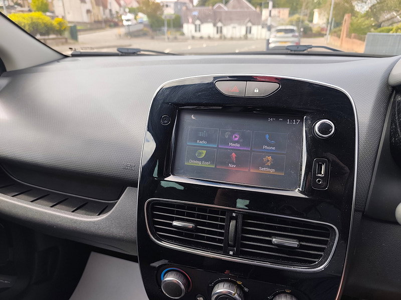 Renault Clio 0.9 TCe Iconic Hatchback 5dr Petrol Manual Euro 6 (s/s) (90 ps)