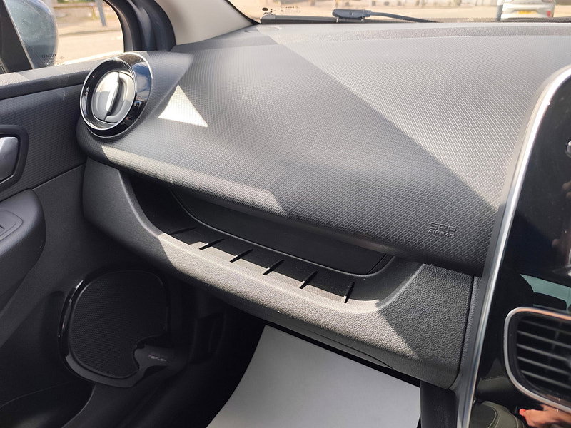 Renault Clio 0.9 TCe Iconic Hatchback 5dr Petrol Manual Euro 6 (s/s) (90 ps)