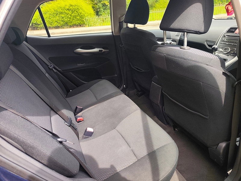 Toyota Auris 1.6 V-Matic TR Hatchback 5dr Petrol Manual Euro 5 (132 ps)