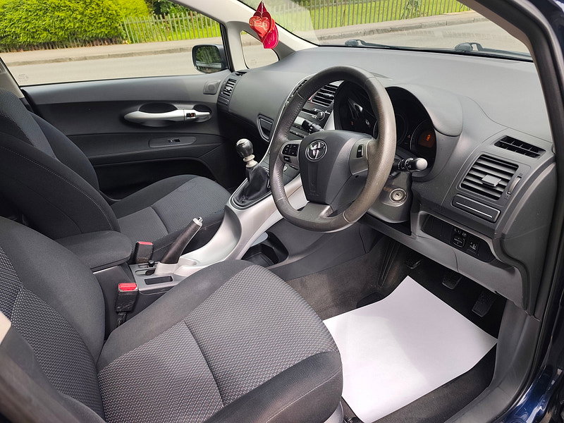 Toyota Auris 1.6 V-Matic TR Hatchback 5dr Petrol Manual Euro 5 (132 ps)