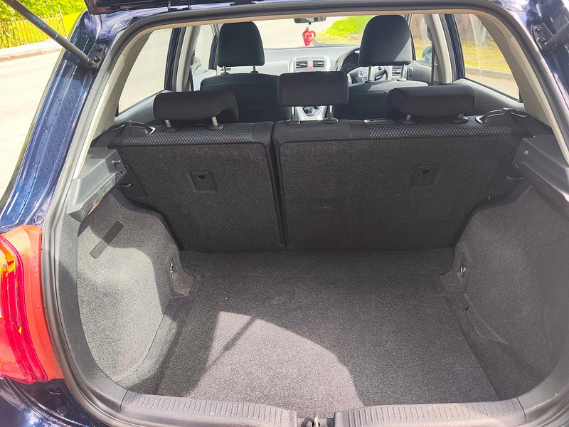 Toyota Auris 1.6 V-Matic TR Hatchback 5dr Petrol Manual Euro 5 (132 ps)