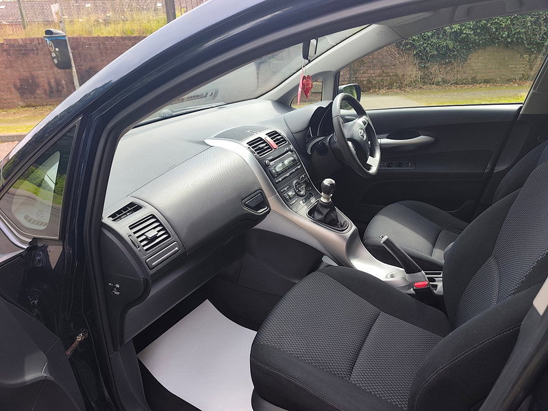 Toyota Auris 1.6 V-Matic TR Hatchback 5dr Petrol Manual Euro 5 (132 ps)