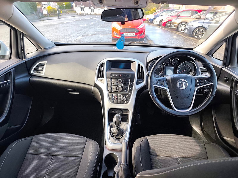 Vauxhall Astra 1.6i SRi Hatchback 5dr Petrol Manual Euro 6 (115 ps)
