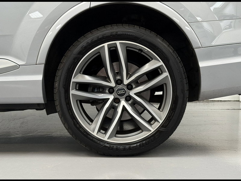 Audi Q7 3.0 TDI V6 S line SUV 5dr Diesel Tiptronic quattro Euro 6 (s/s) (272 ps)
