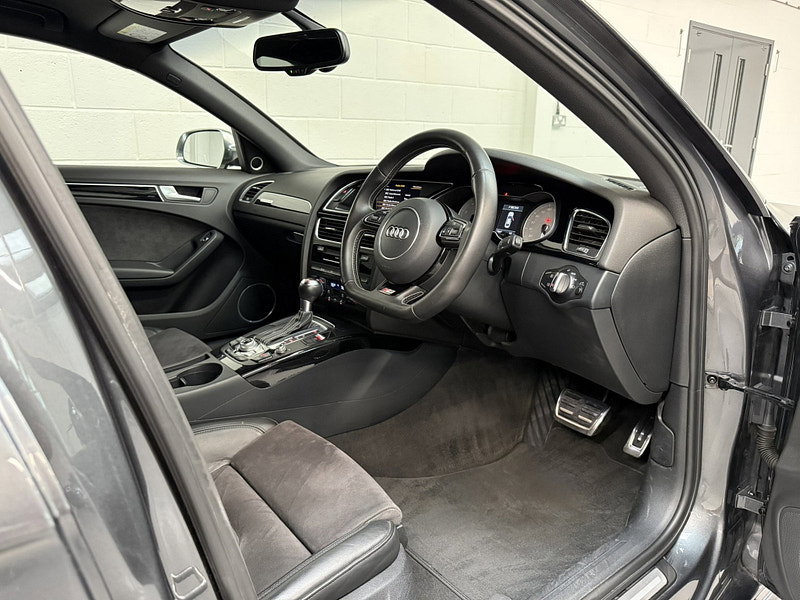 Audi S4 3.0 TFSI V6 Black Edition Saloon 4dr Petrol S Tronic quattro Euro 6 (s/s) (Nav) (333 ps)