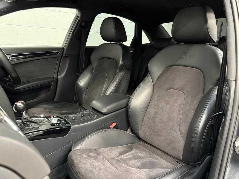 Audi S4 3.0 TFSI V6 Black Edition Saloon 4dr Petrol S Tronic quattro Euro 6 (s/s) (Nav) (333 ps)