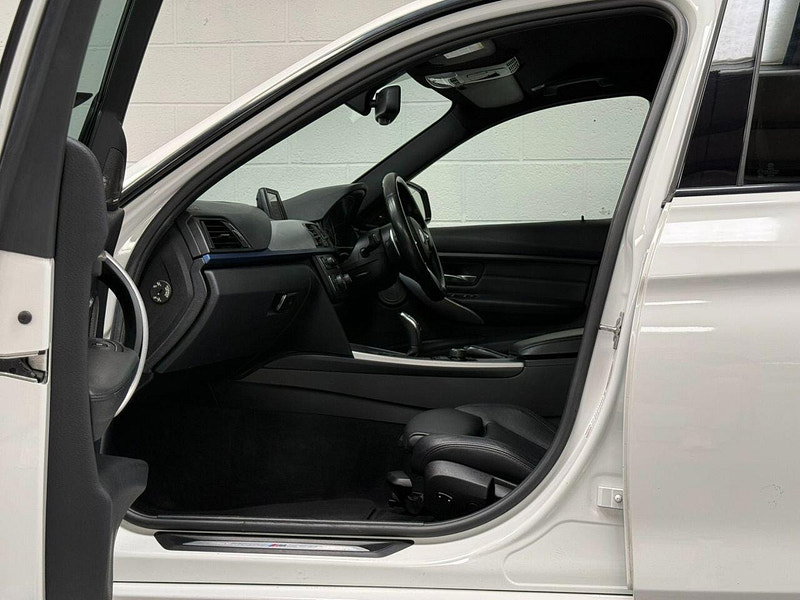 BMW 3 Series 3.0 330d M Sport Saloon 4dr Diesel Auto Euro 5 (s/s) (258 ps) HARMON KARDON, XENON'S, 18'S, B/T