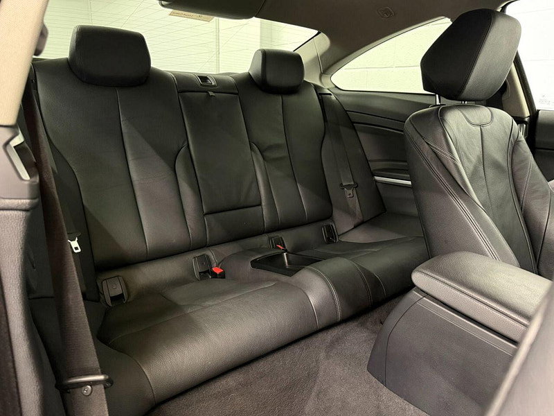 BMW 4 Series 2.0 420i Luxury Coupe 2dr Petrol Manual Euro 6 (s/s) (184 ps) COMFORT / PARKING PACKAGE, NAV, BT