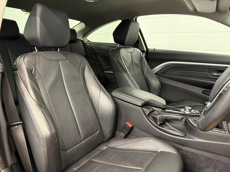 BMW 4 Series 2.0 420i Luxury Coupe 2dr Petrol Manual Euro 6 (s/s) (184 ps) COMFORT / PARKING PACKAGE, NAV, BT
