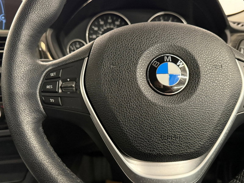 BMW 4 Series 2.0 420i Luxury Coupe 2dr Petrol Manual Euro 6 (s/s) (184 ps) COMFORT / PARKING PACKAGE, NAV, BT