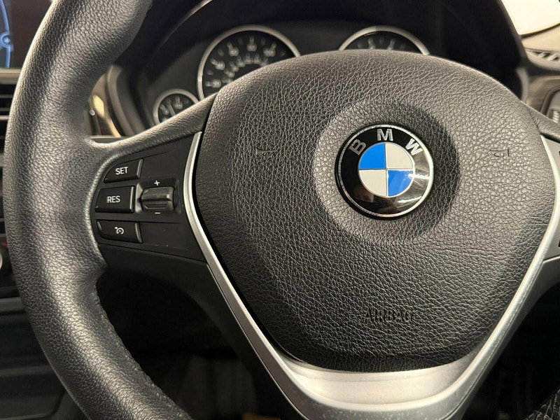 BMW 4 Series 2.0 420i Luxury Coupe 2dr Petrol Manual Euro 6 (s/s) (184 ps) COMFORT / PARKING PACKAGE, NAV, BT