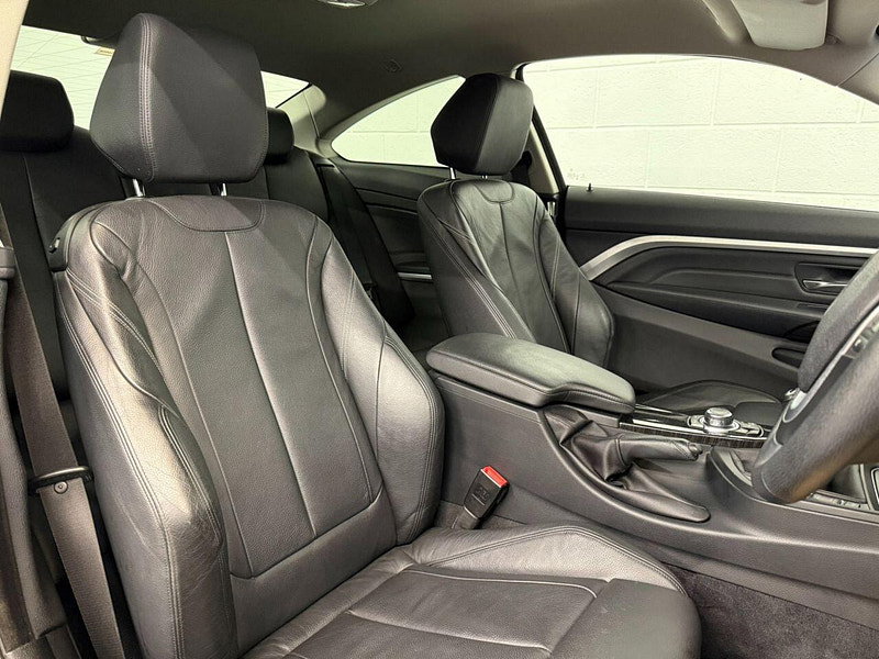 BMW 4 Series 2.0 420i Luxury Coupe 2dr Petrol Manual Euro 6 (s/s) (184 ps) COMFORT / PARKING PACKAGE, NAV, BT