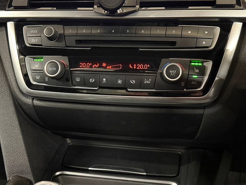 BMW 4 Series 2.0 420i Luxury Coupe 2dr Petrol Manual Euro 6 (s/s) (184 ps) COMFORT / PARKING PACKAGE, NAV, BT
