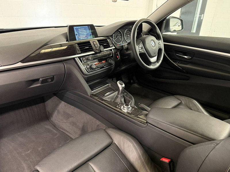 BMW 4 Series 2.0 420i Luxury Coupe 2dr Petrol Manual Euro 6 (s/s) (184 ps) COMFORT / PARKING PACKAGE, NAV, BT