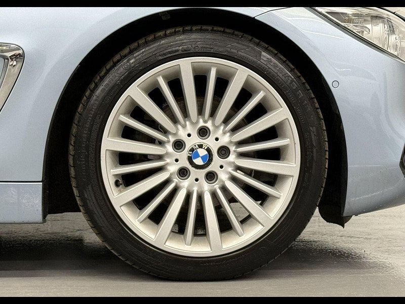 BMW 4 Series 2.0 420i Luxury Coupe 2dr Petrol Manual Euro 6 (s/s) (184 ps) COMFORT / PARKING PACKAGE, NAV, BT