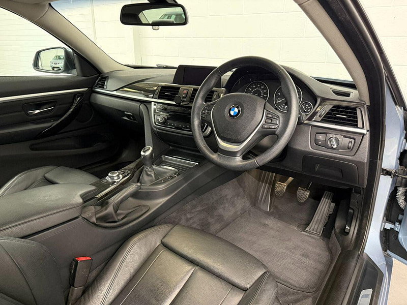 BMW 4 Series 2.0 420i Luxury Coupe 2dr Petrol Manual Euro 6 (s/s) (184 ps) COMFORT / PARKING PACKAGE, NAV, BT