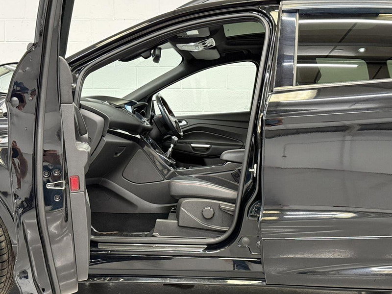 Ford Kuga 1.5 TDCi EcoBlue ST-Line Edition SUV 5dr Diesel Manual Euro 6 (s/s) (120 ps) BODY STYLING, NAV, B/T, PARK ASSIST