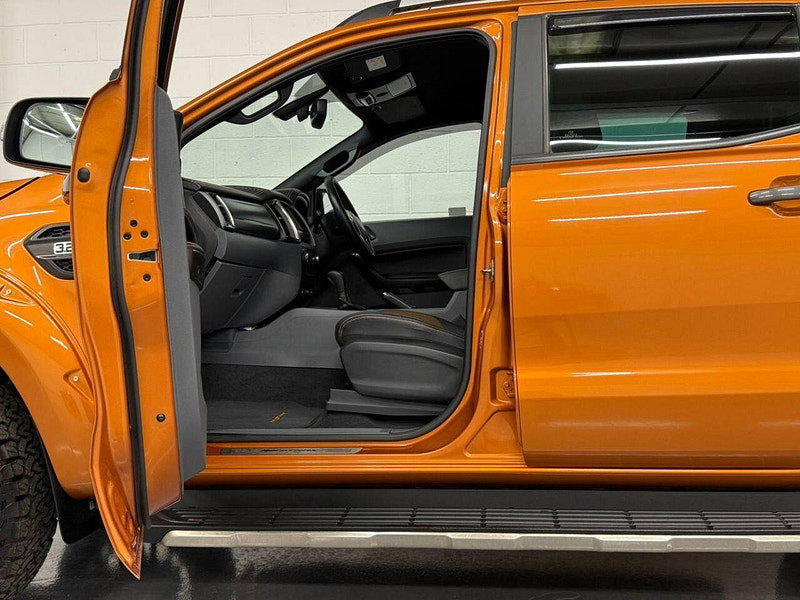 Ford Ranger 3.2 TDCi Wildtrak Pickup Double Cab 4dr Diesel Auto 4WD Euro 5 (200 ps) CARPLAY, HTD SEATS, CAMERA, TOWBAR