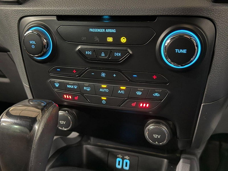 Ford Ranger 3.2 TDCi Wildtrak Pickup Double Cab 4dr Diesel Auto 4WD Euro 5 (200 ps) CARPLAY, HTD SEATS, CAMERA, TOWBAR