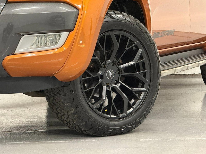 Ford Ranger 3.2 TDCi Wildtrak Pickup Double Cab 4dr Diesel Auto 4WD Euro 5 (200 ps) CARPLAY, HTD SEATS, CAMERA, TOWBAR