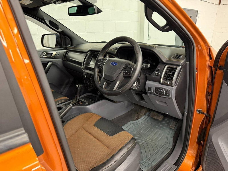 Ford Ranger 3.2 TDCi Wildtrak Pickup Double Cab 4dr Diesel Auto 4WD Euro 5 (200 ps) CARPLAY, HTD SEATS, CAMERA, TOWBAR