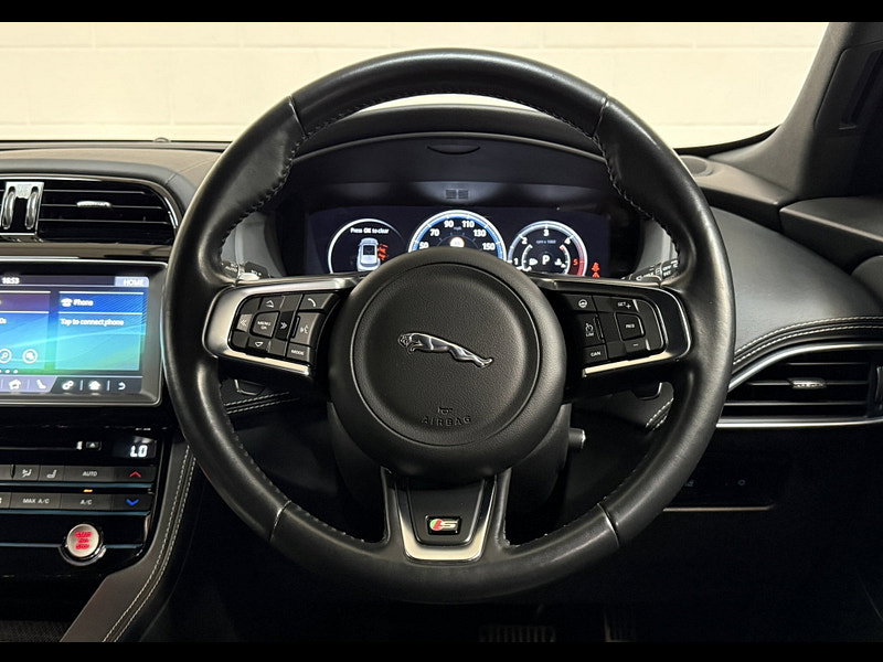 Jaguar F-PACE 3.0 D300 V6 S SUV 5dr Diesel Auto AWD Euro 6 (s/s) (300 ps)