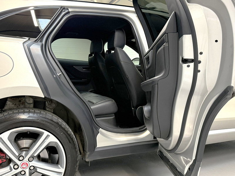 Jaguar F-PACE 3.0 D300 V6 S SUV 5dr Diesel Auto AWD Euro 6 (s/s) (300 ps)