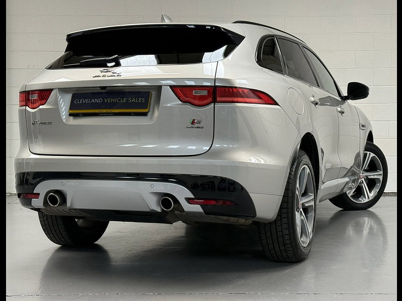 Jaguar F-PACE 3.0 D300 V6 S SUV 5dr Diesel Auto AWD Euro 6 (s/s) (300 ps)